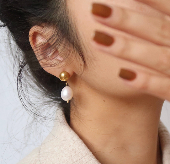 Natural Freshwater Pearl Drop Earrings