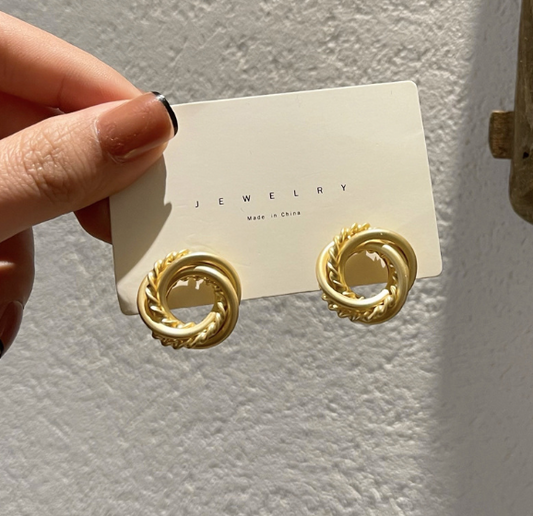 Matt Series Earrings Wreath