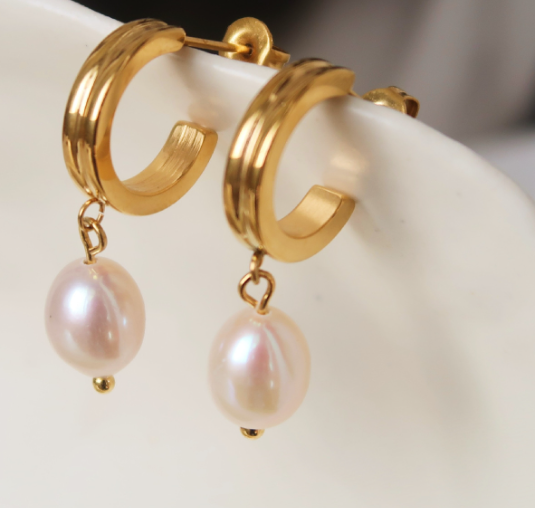Natural Freshwater pearl earrings C-shaped earrings